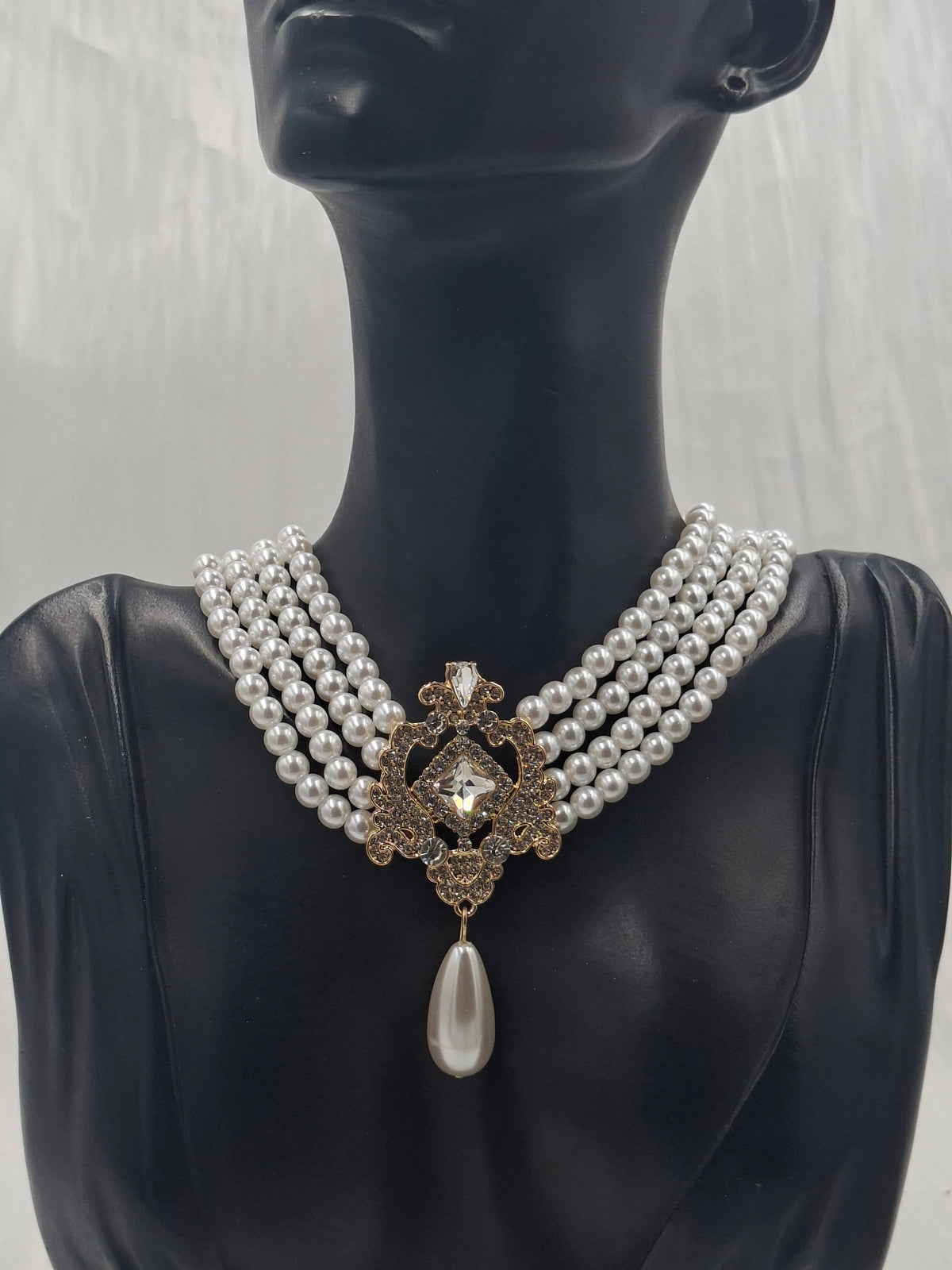 Baroque Pearl Choker