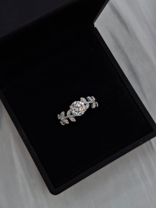 Laurel Moissanite Ring