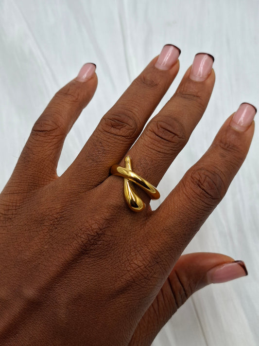 Cross Loop Ring (size 9)