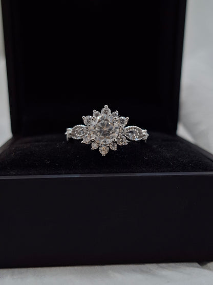 Viv Moissanite Ring