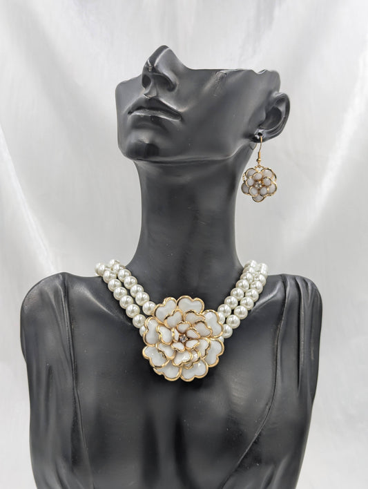 Rosette Pearl Necklace Set