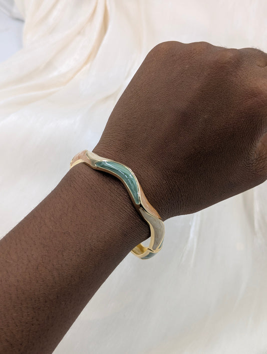 Wavy Bangle
